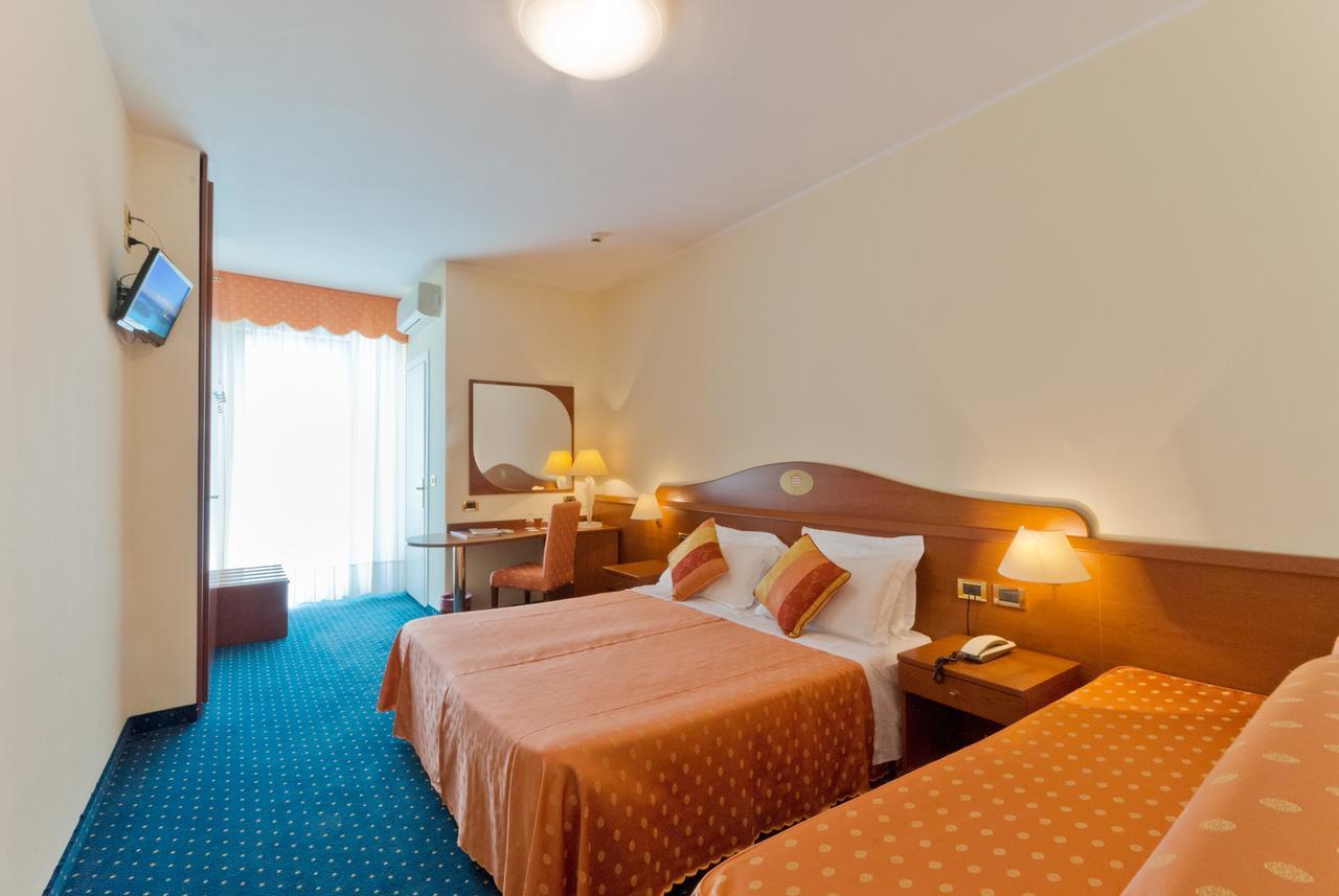 Hotel Montecarlo Bibione Eksteriør bilde